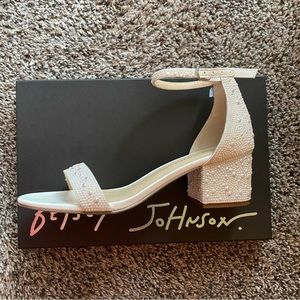 Betsey Johnson Mari Size 8 Pearl Pumps
